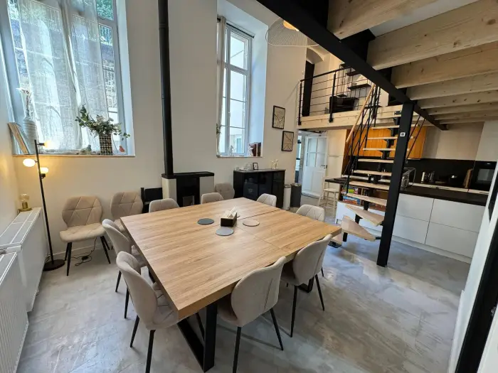 Gîte des Séquanes à Poligny, grande maison 14 personnes dans le Jura — salle à manger (photo 5)